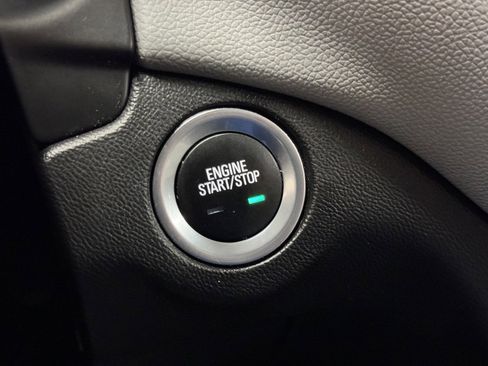 Used 2021 Chevrolet Equinox LS image 29