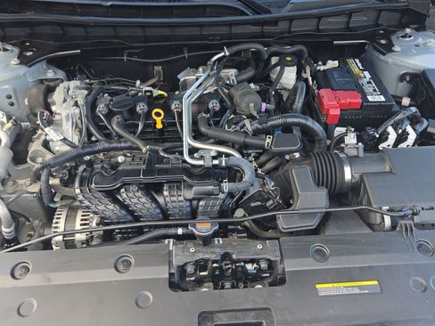 Used 2024 Nissan Altima 2.5 SR FWD image 17