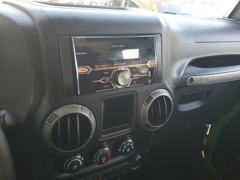Used 2015 Jeep Wrangler Unlimited Sport w/ Connectivity Group AWD/4WD image 30