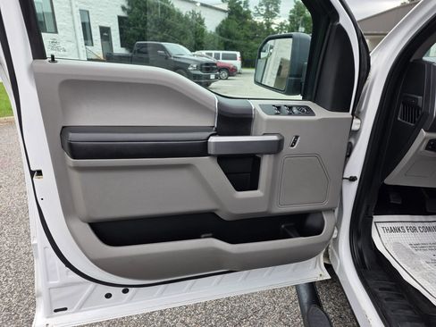 Used 2016 Ford F150 XLT AWD/4WD image 14