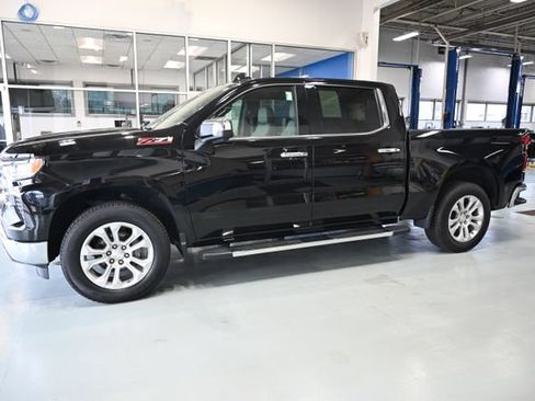 Used 2022 Chevrolet Silverado 1500 LTZ w/ LTZ Premium Package AWD/4WD image 8