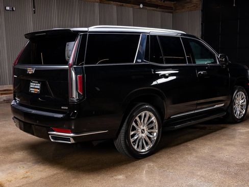 Used 2023 Cadillac Escalade Premium Luxury RWD image 3