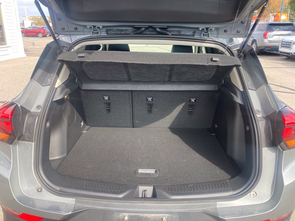 Certified 2023 Buick Encore GX Preferred w/ Cold Weather Comfort Package AWD/4WD image 10