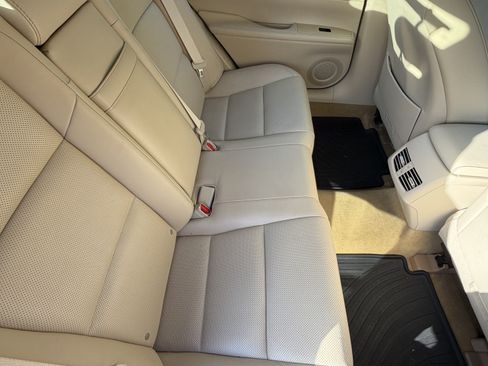 Used 2014 Lexus ES 350 w/ Luxury Package FWD image 39