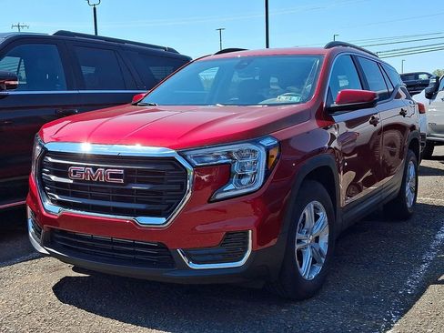 Certified 2023 GMC Terrain SLE w/ Driver Convenience Package AWD/4WD image 2