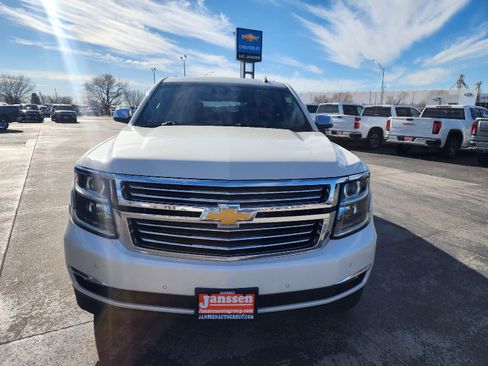 Used 2015 Chevrolet Suburban LTZ image 2