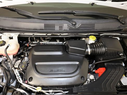 Used 2024 Chrysler Pacifica Limited FWD image 36