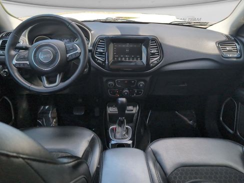 Used 2019 Jeep Compass Latitude FWD image 15