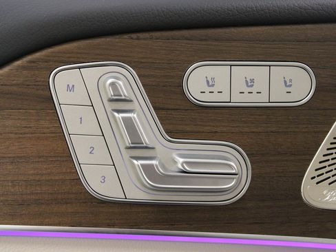 New 2026 Mercedes-Benz GLS 450 4MATIC image 17