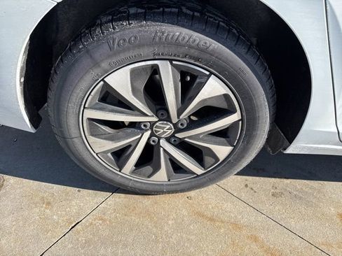 Used 2025 Volkswagen Jetta S image 9