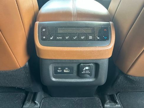 Used 2022 Nissan Pathfinder Platinum w/ Lighting Package (N93) AWD/4WD image 19