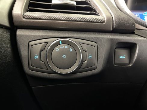 Used 2020 Ford Fusion SE image 30