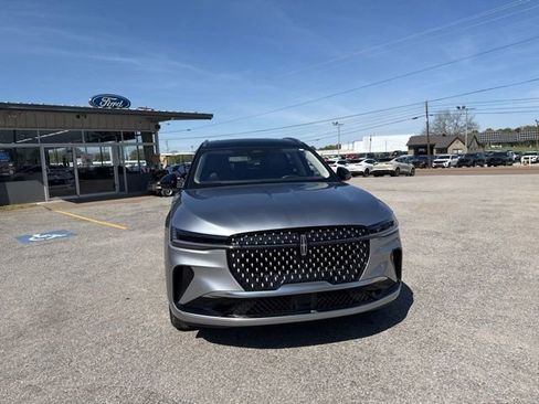 Used 2025 Lincoln Nautilus Reserve AWD/4WD image 9
