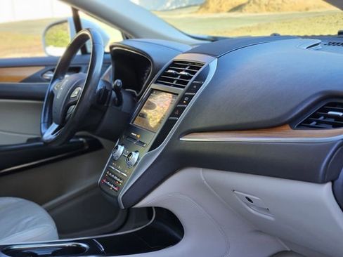 Used 2019 Lincoln MKC Select w/ Select Plus Package image 13