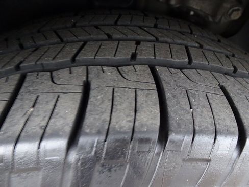 Used 2017 Buick Regal Sport Touring image 32