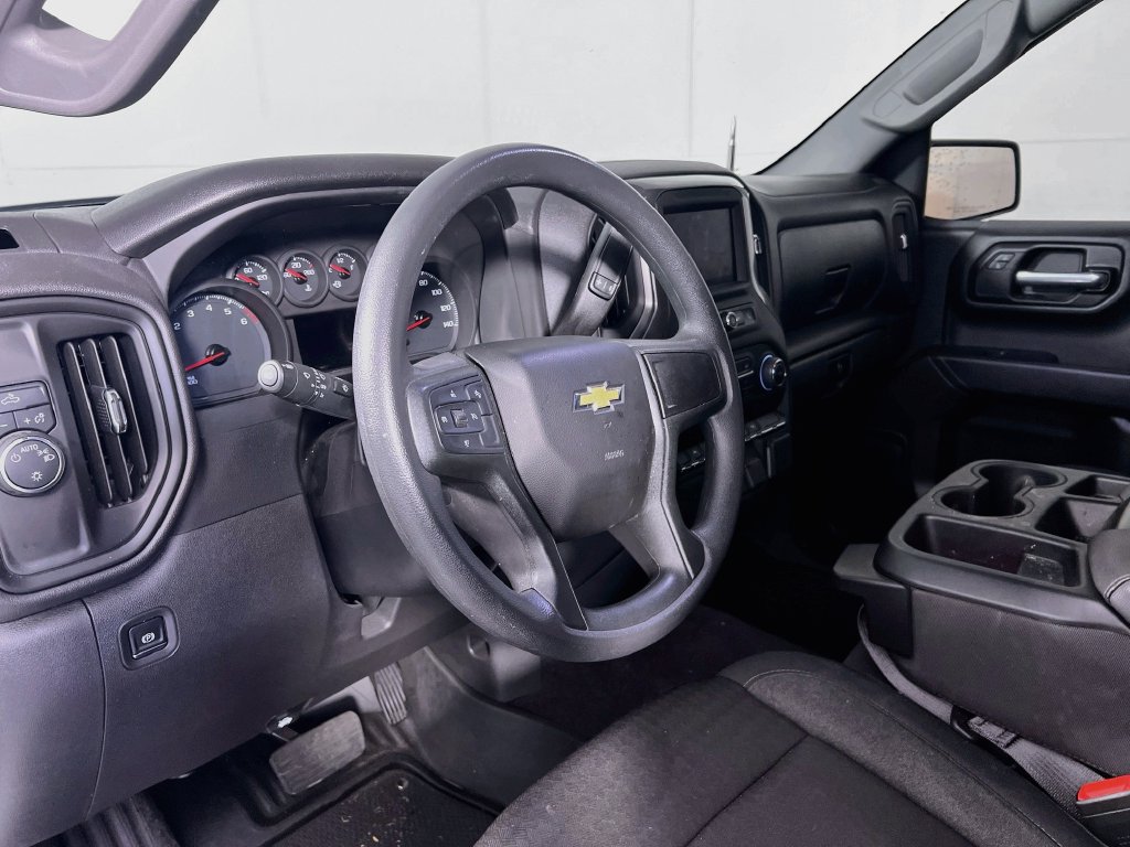Used 2025 Chevrolet Silverado 1500 Custom RWD image 5