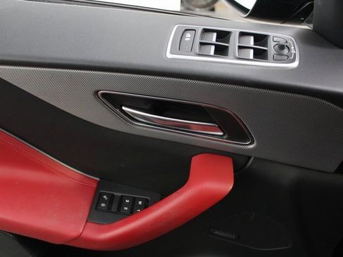 Used 2020 Jaguar F-PACE Checkered Flag image 22