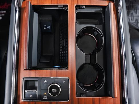 Used 2023 Lincoln Navigator Reserve AWD/4WD image 18