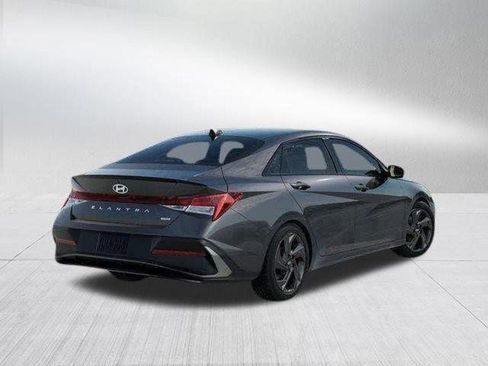New 2026 Hyundai Elantra SEL FWD image 4