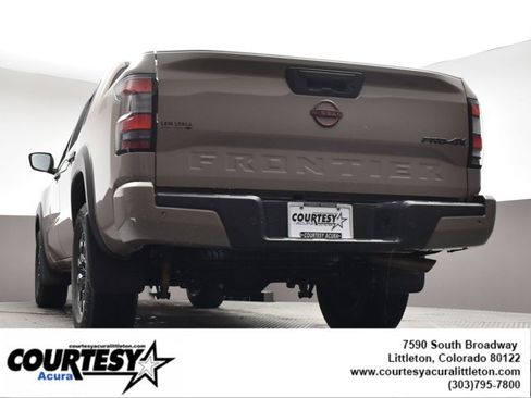 Used 2024 Nissan Frontier PRO-4X w/ Technology Package image 40