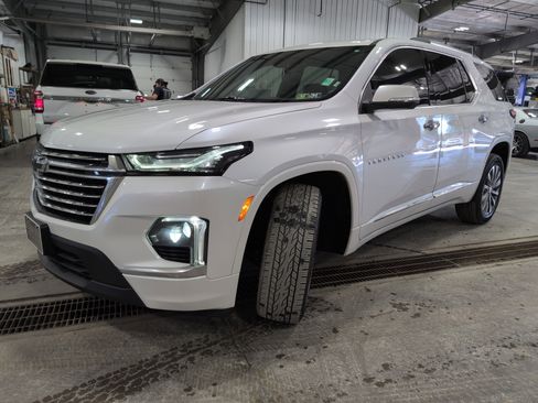 Used 2023 Chevrolet Traverse Premier image 6