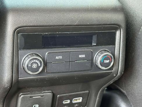 Used 2023 GMC Acadia SLE w/ Driver Convenience Package AWD/4WD image 13