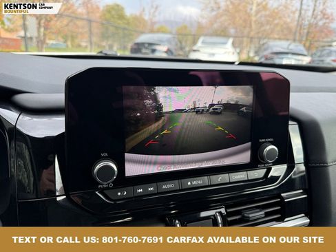 Used 2025 Nissan Pathfinder SV image 30