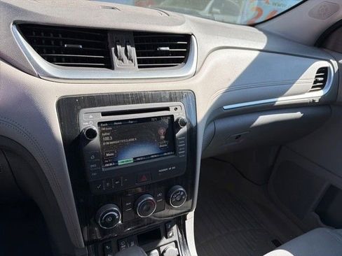 Used 2017 Chevrolet Traverse LT AWD/4WD image 6