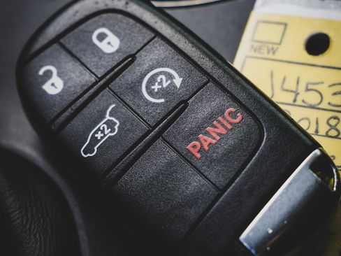 Used 2018 Dodge Durango SRT w/ Technology Group image 8