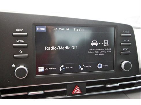 Certified 2026 Hyundai Elantra SE FWD image 14