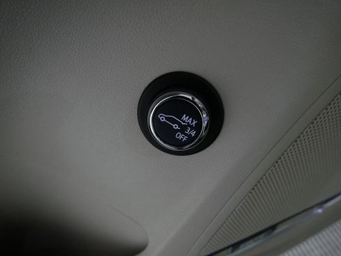 Used 2022 Buick Envision Avenir w/ Technology Package II image 16