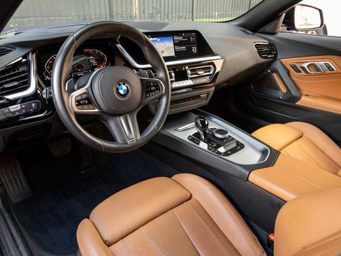 Used 2023 BMW Z4 sDrive30i w/ Shadowloine Package image 4