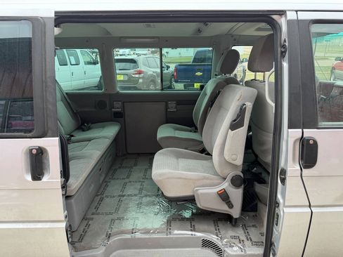 Used 2003 Volkswagen Eurovan MV FWD image 10