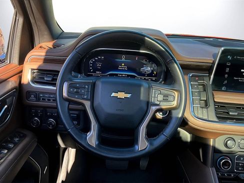 Used 2024 Chevrolet Suburban High Country image 10