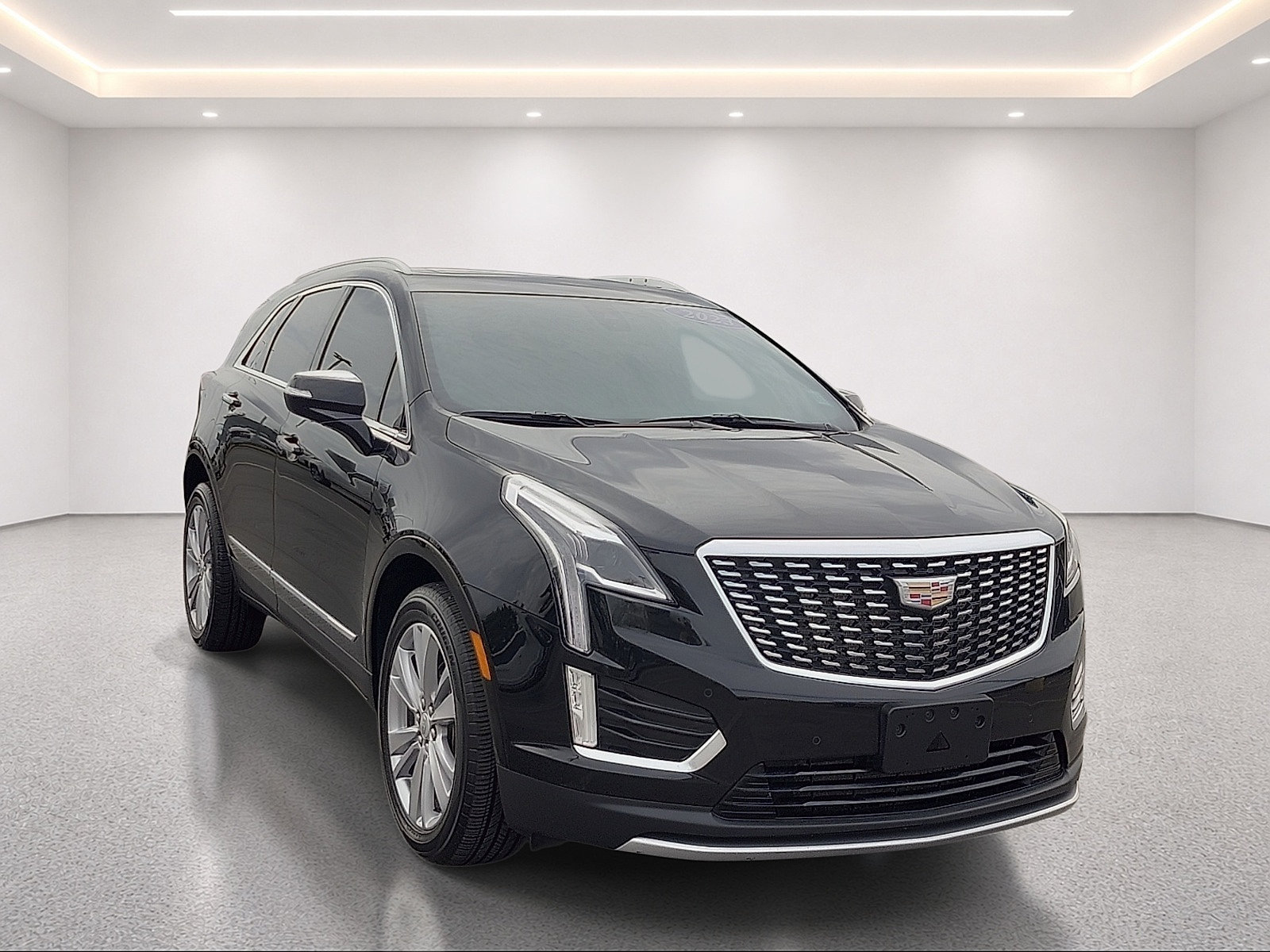 Used 2023 Cadillac XT5 Premium Luxury w/ LPO, Floor Liner Package FWD image 1