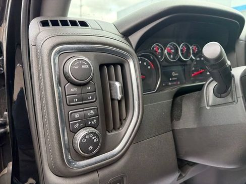 Used 2021 Chevrolet Silverado 1500 LT Trail Boss w/ LPO, Dark Essentials Package AWD/4WD image 45