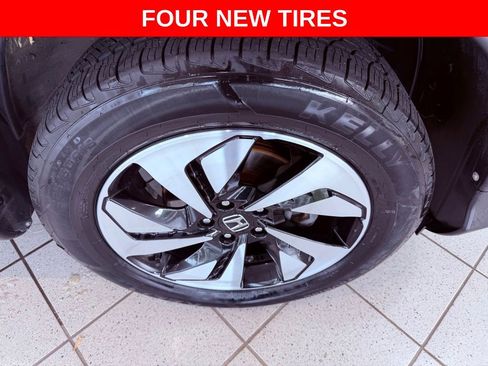 Used 2016 Honda CR-V Touring image 4