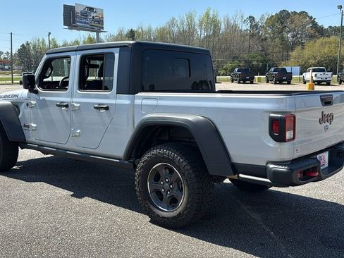Used 2023 Jeep Gladiator Rubicon w/ Cold Weather Group image 5