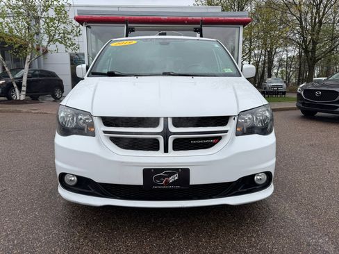 Used 2019 Dodge Grand Caravan GT FWD image 3