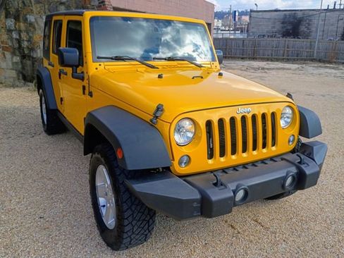 Used 2015 Jeep Wrangler Unlimited Sport w/ Quick Order Package 24S image 2