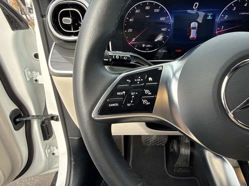 Used 2025 Mercedes-Benz GLC 300 image 30