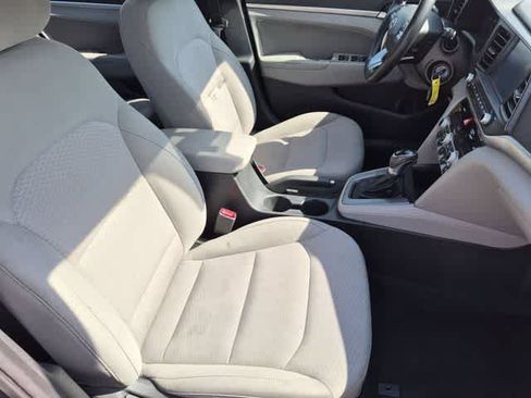 Used 2020 Hyundai Elantra SEL FWD image 21
