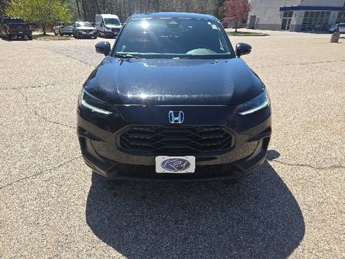 Used 2025 Honda HR-V Sport image 8
