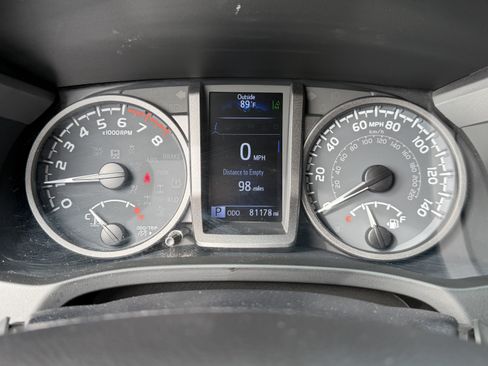 Used 2022 Toyota Tacoma TRD Sport w/ TRD Premium Sport Package AWD/4WD image 22