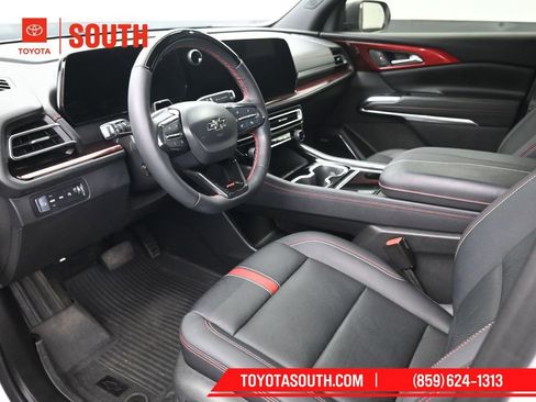 Used 2024 Chevrolet Traverse RS image 9