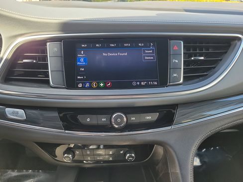 Used 2023 Buick Enclave Essence image 22