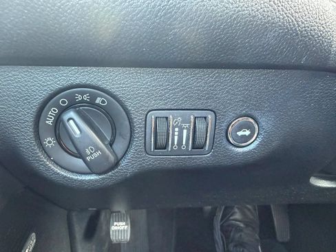 Used 2017 Dodge Challenger GT w/ Driver Convenience Group AWD/4WD image 15