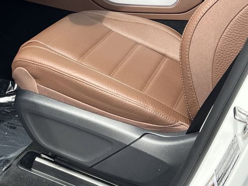 New 2026 Mercedes-Benz GLS 450 GLS 450 image 12