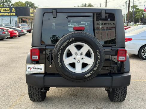 Used 2015 Jeep Wrangler Sport w/ Quick Order Package 23S AWD/4WD image 3