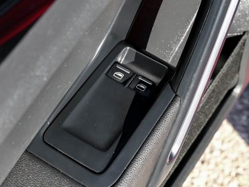 Used 2014 Volkswagen Beetle R-Line image 34